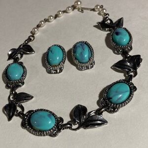FAUX TURQUOISE AND SILVERTONE COSTUME JEWELRY SET